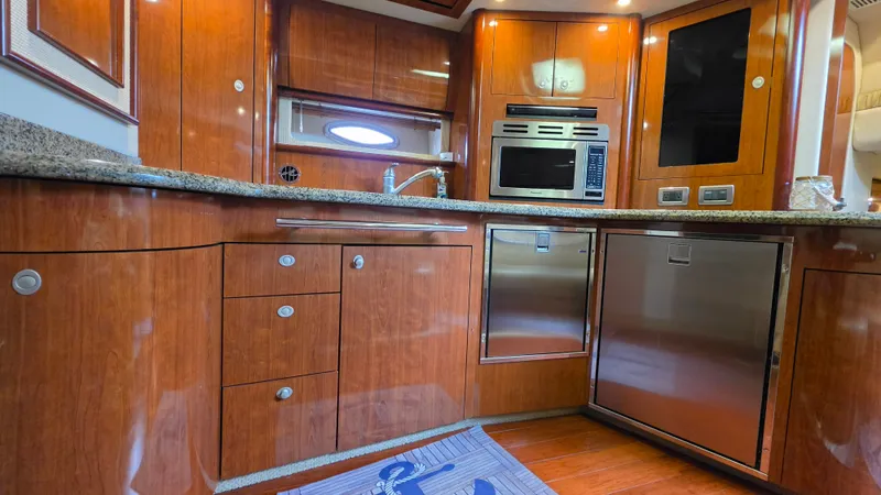 Slide: The Image of Sea Ray 420 Sundancer 2005 - 14