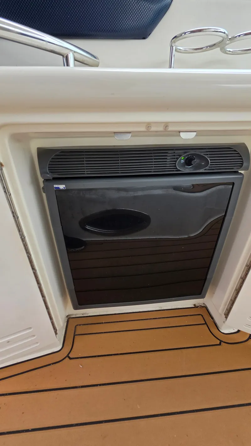 Slide: The Image of Sea Ray 420 Sundancer 2005 - 9