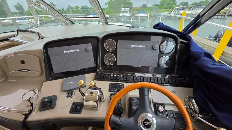 Slide: The Image of Sea Ray 420 Sundancer 2005 - 4