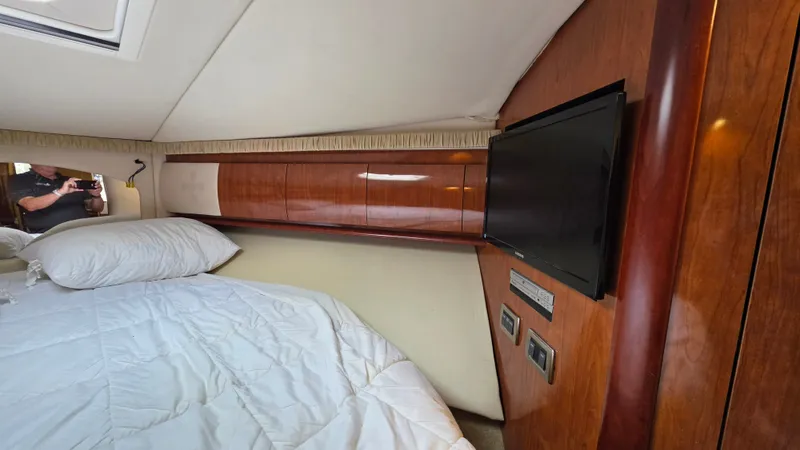 Slide: The Image of Sea Ray 420 Sundancer 2005 - 22