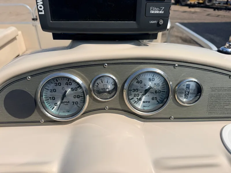 Slide: The Image of Weeres 200 Cadet & 25HP Mercury 4Stroke 2007 - 22