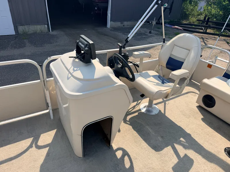 Slide: The Image of Weeres 200 Cadet & 25HP Mercury 4Stroke 2007 - 18