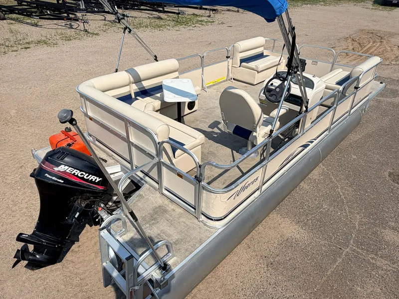 Slide: The Image of Weeres 200 Cadet & 25HP Mercury 4Stroke 2007 - 7