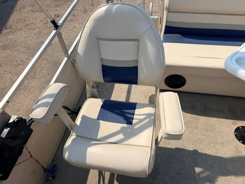 Slide: The Image of Weeres 200 Cadet & 25HP Mercury 4Stroke 2007 - 20