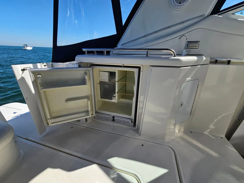 Slide: The Image of Cruisers 370 Express 2004 - 12