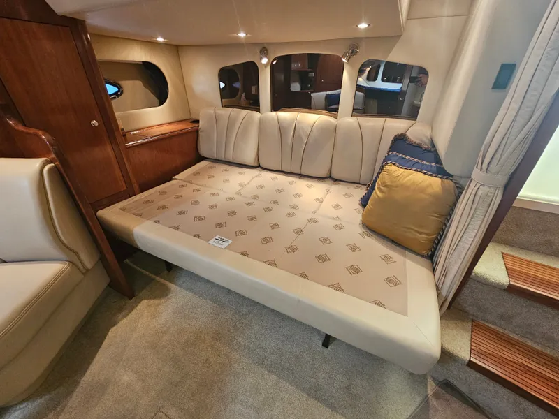 Slide: The Image of Cruisers 370 Express 2004 - 18
