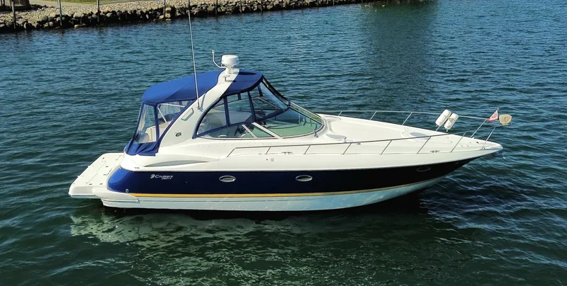 The Image of Cruisers 370 Express 2004 - 0