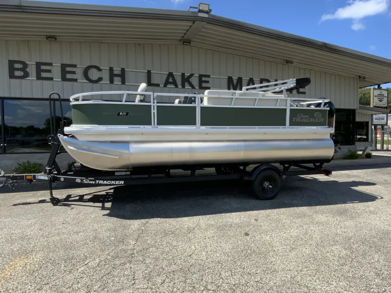 The Image of Sun Tracker Bass Buggy 18 DLX 2027 - 1