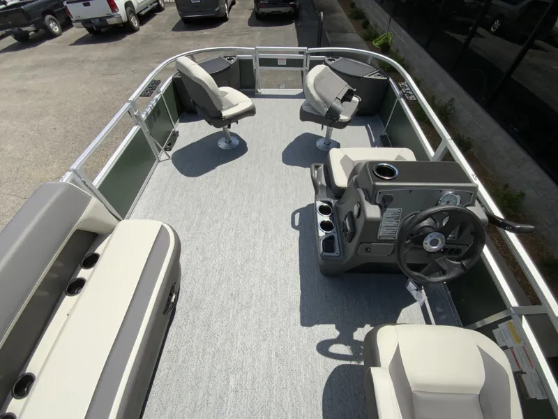 Slide: The Image of Sun Tracker Bass Buggy 18 DLX 2027 - 15