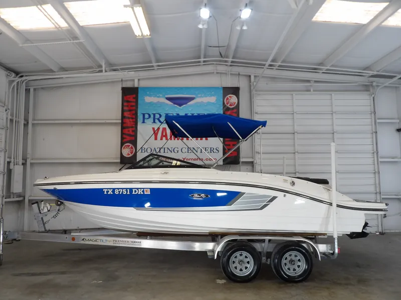 The Image of Sea Ray 21 SPX 2016 - 1