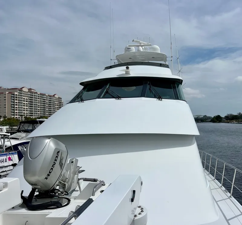 Slide: The Image of Hatteras 82 Convertible 1996 - 25