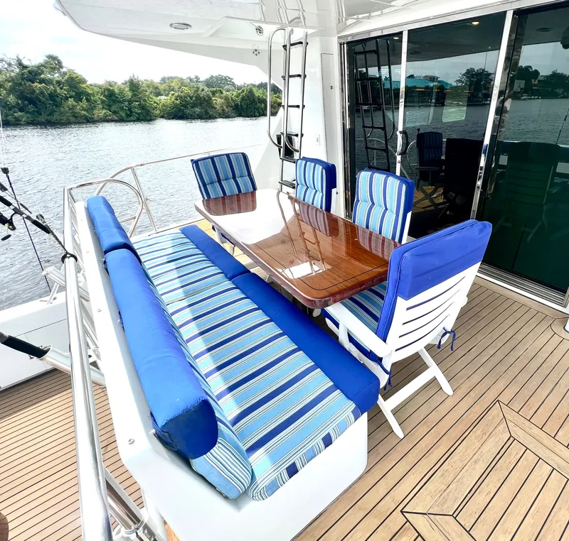 Slide: The Image of Hatteras 82 Convertible 1996 - 14