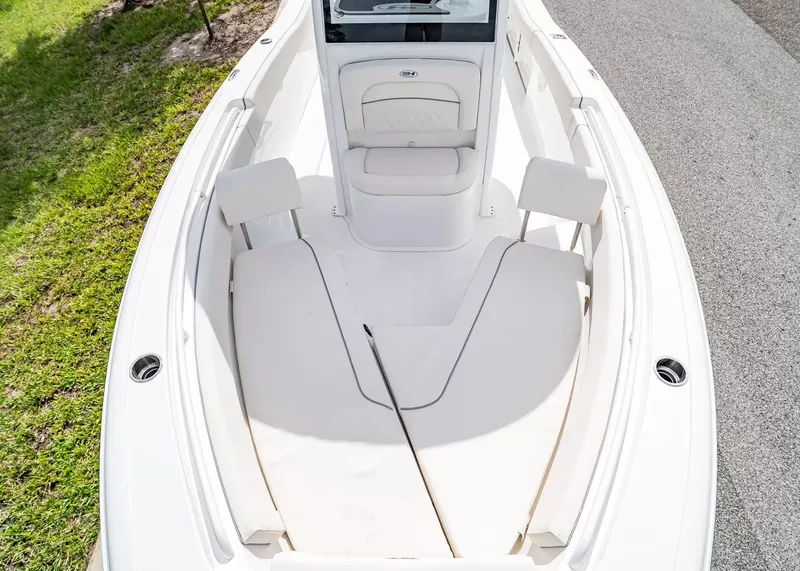 Slide: The Image of Sea Hunt Ultra 245SE 2027 - 22