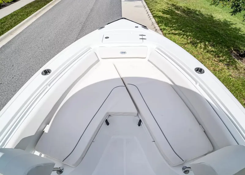 Slide: The Image of Sea Hunt Ultra 245SE 2027 - 25