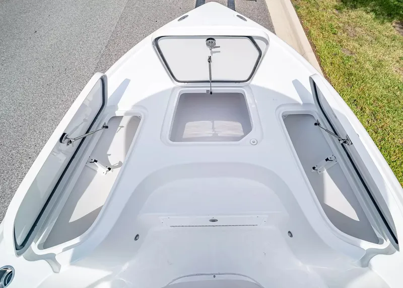 Slide: The Image of Sea Hunt BX22BR 2027 - 24