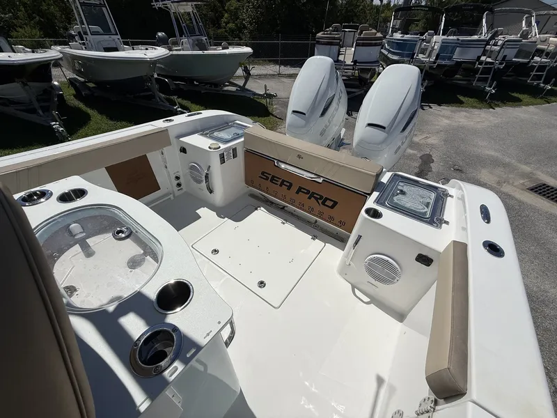 Slide: The Image of Sea Pro 292 2027 - 13