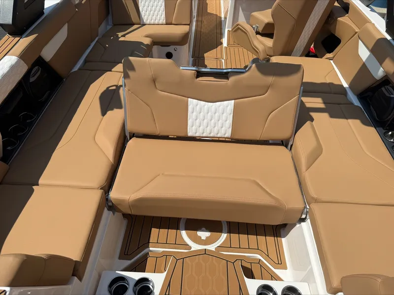 Slide: The Image of MasterCraft XT24 2027 - 18