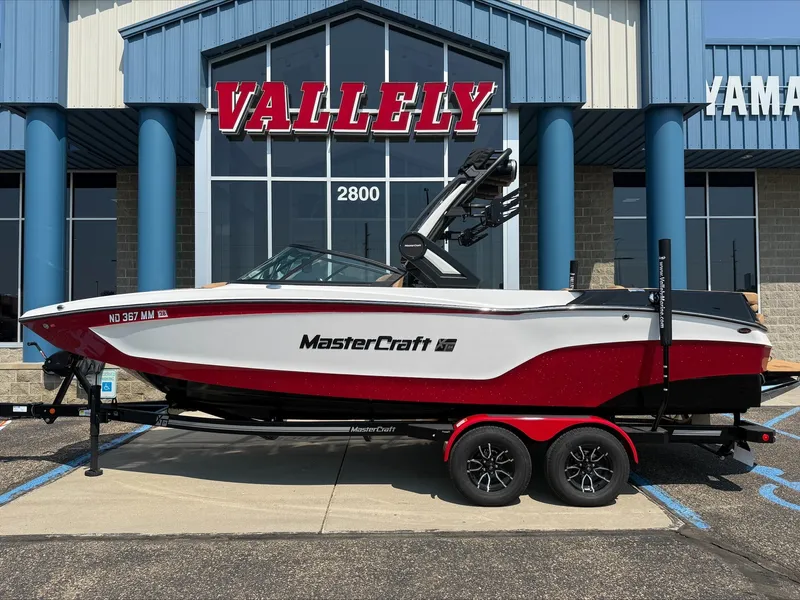 The Image of MasterCraft XT24 2027 - 1