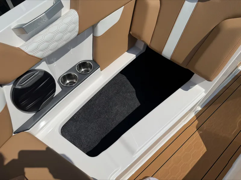 Slide: The Image of MasterCraft XT24 2027 - 17