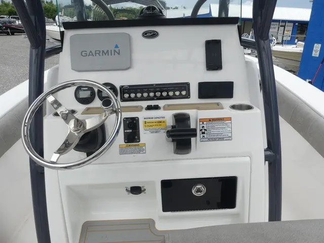 Slide: The Image of Sea Fox 228 Commander 2021 - 22