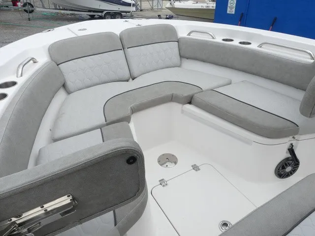 Slide: The Image of Sea Fox 228 Commander 2021 - 18