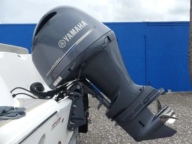 Slide: The Image of Sea Fox 228 Commander 2021 - 12