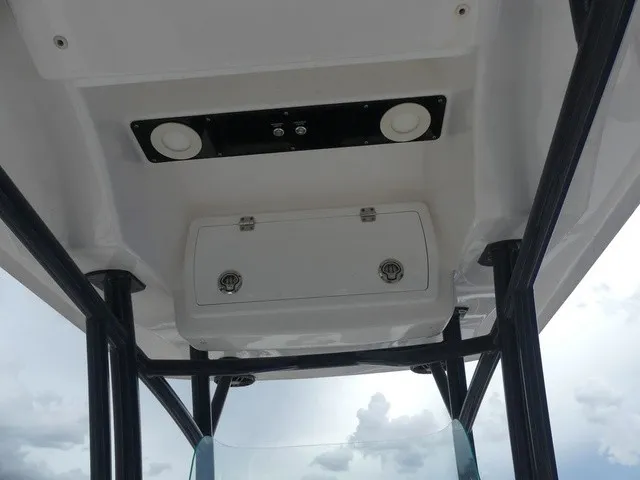Slide: The Image of Sea Fox 228 Commander 2021 - 26