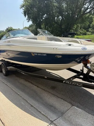 Slide: The Image of Sea Ray 220 Sundeck 2007 - 6