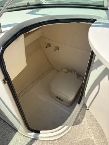 Slide: The Image of Sea Ray 220 Sundeck 2007 - 12