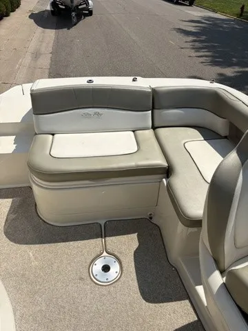Slide: The Image of Sea Ray 220 Sundeck 2007 - 9