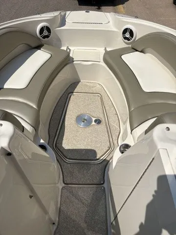 Slide: The Image of Sea Ray 220 Sundeck 2007 - 18