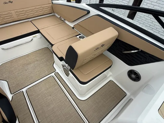 Slide: The Image of Sea Ray SPX 210 Outboard 2027 - 15