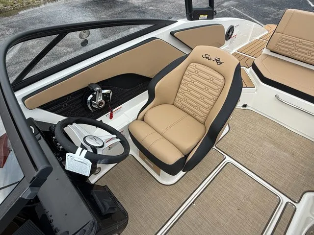 Slide: The Image of Sea Ray SPX 210 Outboard 2027 - 14