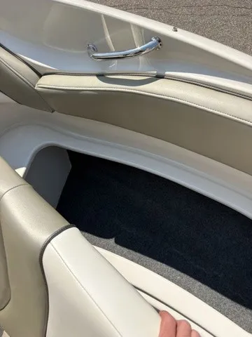 Slide: The Image of Sea Ray 220 Sundeck 2007 - 20