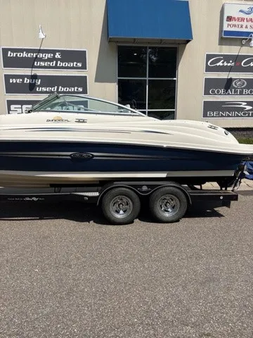 Slide: The Image of Sea Ray 220 Sundeck 2007 - 2