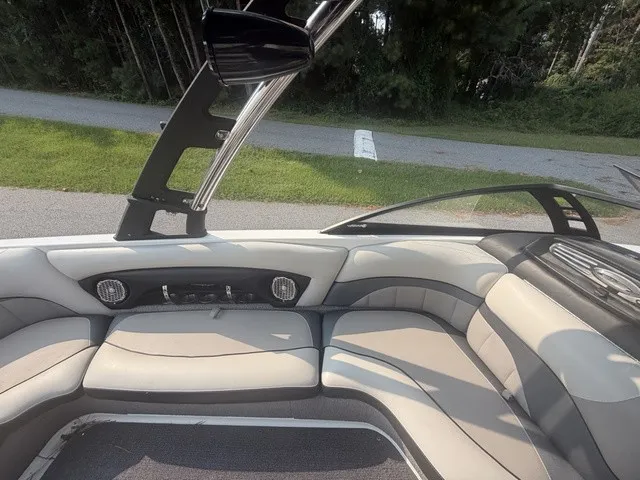 Slide: The Image of Malibu Wakesetter 23 LSV 2012 - 7