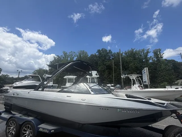Slide: The Image of Malibu Wakesetter 23 LSV 2012 - 3
