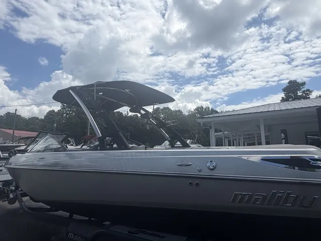 Slide: The Image of Malibu Wakesetter 23 LSV 2012 - 2