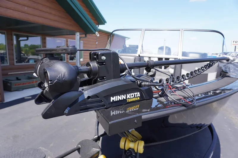 Slide: The Image of 2027 Tracker Targa V-18 Combo boat with Minn Kota Terrova trolling motor. - 21