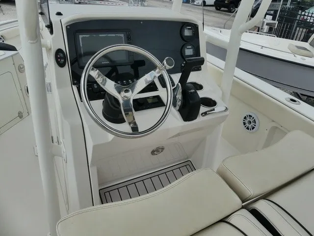 Slide: The Image of Stingray 216 CC 2022 - 9