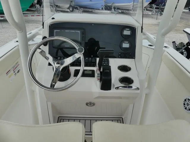 Slide: The Image of Stingray 216 CC 2022 - 8