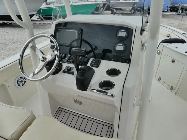 Slide: The Image of Stingray 216 CC 2022 - 7