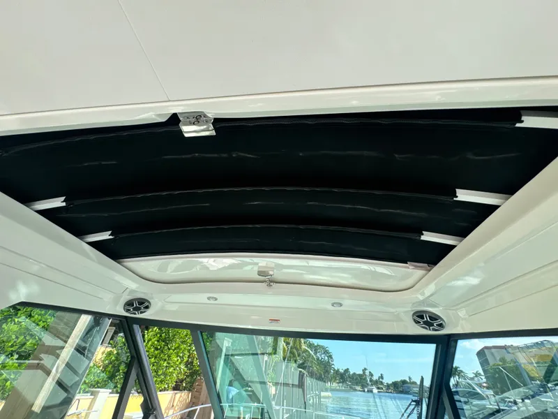 Slide: The Image of Sea Ray Sundancer 320 Outboard 2027 - 17