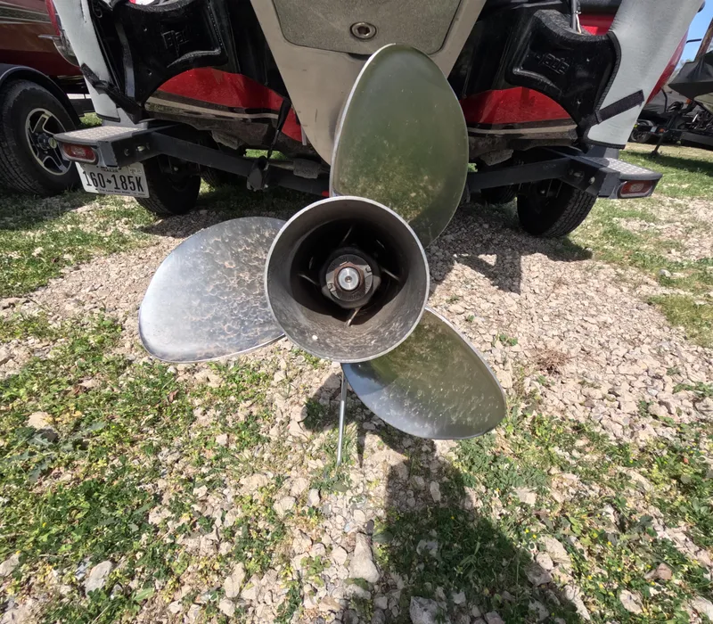 Slide: The Image of Propeller of a 2019 Nitro Z19 boat on gravel and grass surface. - 22