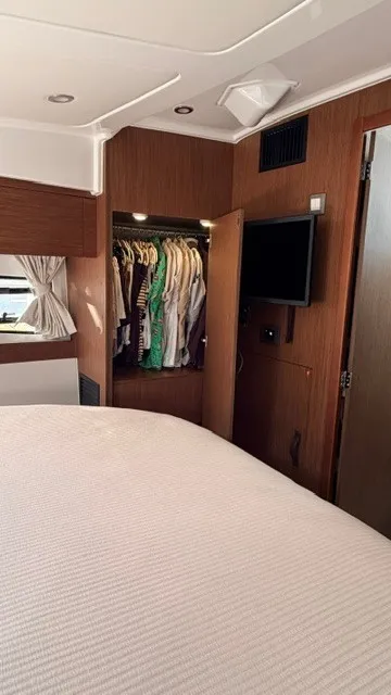 Slide: The Image of Beneteau Antares 11 2025 - 27