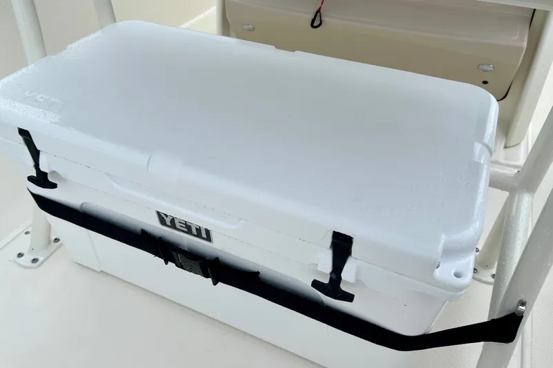 Slide: The Image of YETI cooler secured on 2026 Boston Whaler 250 Dauntless boat deck. - 15