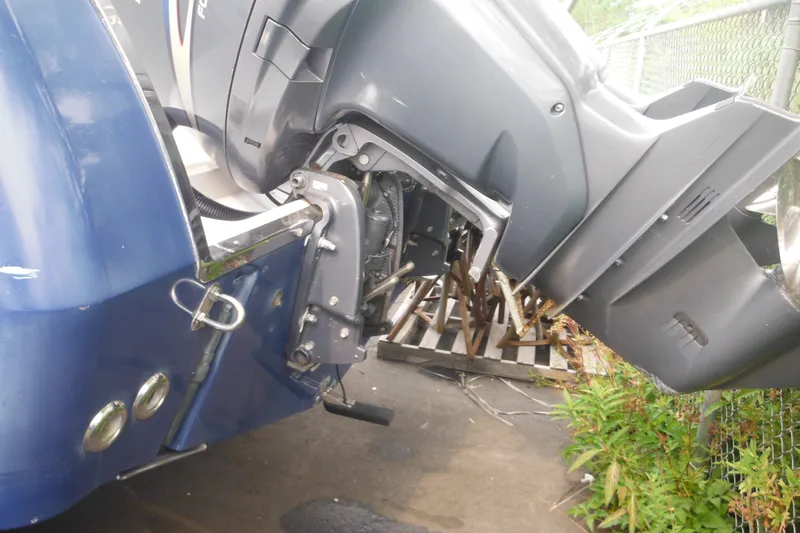 Slide: The Image of Rear view of a 2006 Southport 26 Center Console boat engine. - 8