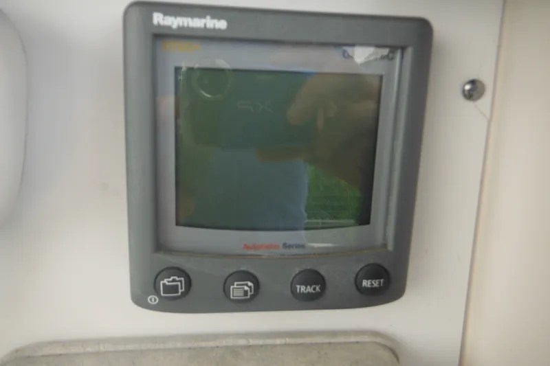 Slide: The Image of Raymarine ST6001 autopilot display on 2006 Southport 26 Center Console boat. - 41