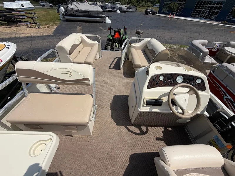 Slide: The Image of Bennington 185L Pontoon 2004 - 7