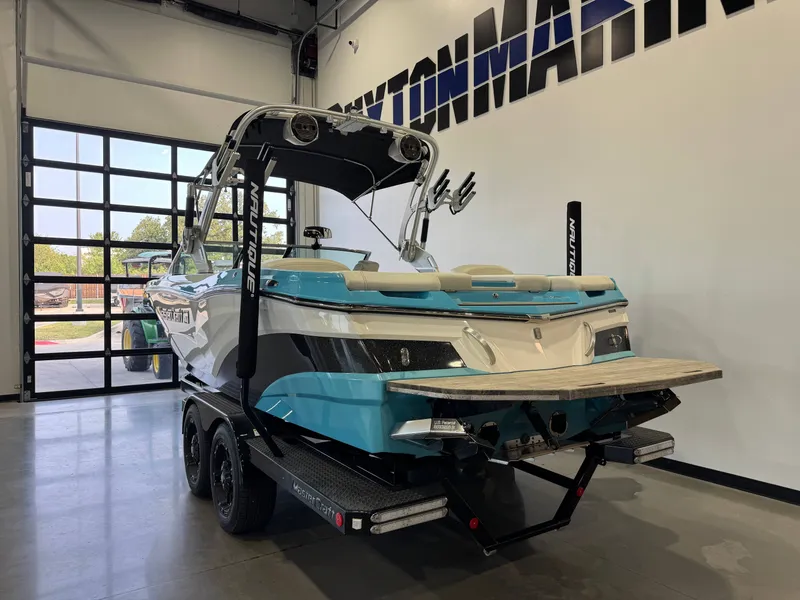 Slide: The Image of MasterCraft XT23 2019 - 5